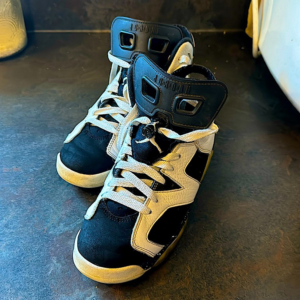 Size 5y Jordan 6 Oreo 8.5/10
